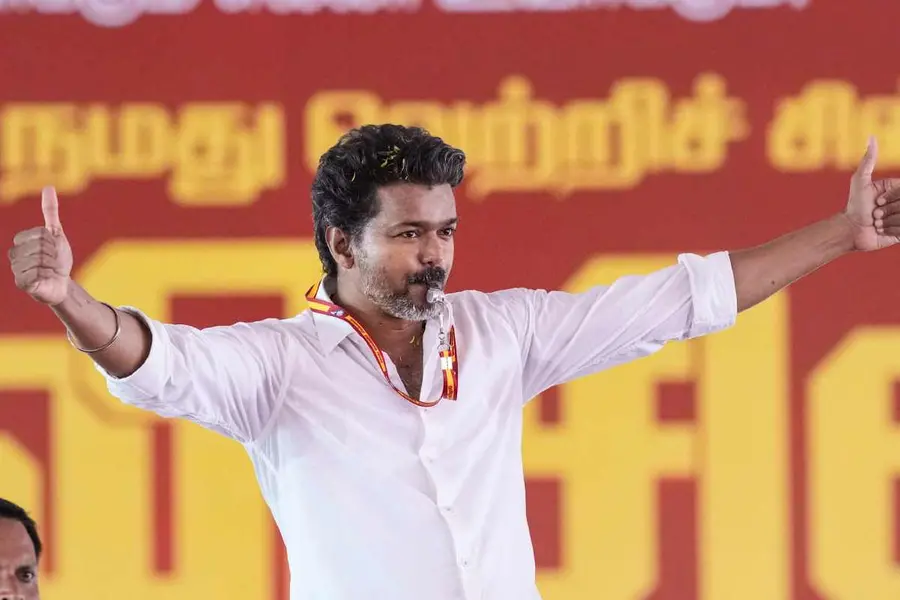 തമിഴ്‌നാട്ടിൽ എം.കെ സ്റ്റാലിനും മകനും പിന്നിൽ; ടി.വി.കെ കത്തിക്കയറുന്നു; 85 സീറ്റിൽ വിജയിയുടെ പാർട്ടി മുന്നിൽ