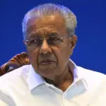 പ്രോട്ടോക്കോൾ വീഴ്ച: പ്രതിപക്ഷ നേതാവ് പിണറായി വിജയന്റെ വിമാനയാത്ര മുടങ്ങി; ഡൽഹി കേരള ഹൗസിൽ അടിയന്തര യോഗം, നടപടിയ്ക്ക് സാധ്യത