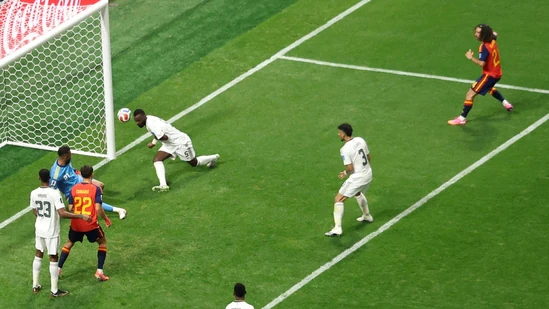 ലോകകപ്പ്: സ്പെയിനിന് മുന്നിൽ തകർന്ന് സൗദി അറേബ്യ; പ്രീ-ക്വാർട്ടർ പ്രതീക്ഷകൾക്ക് മങ്ങൽ