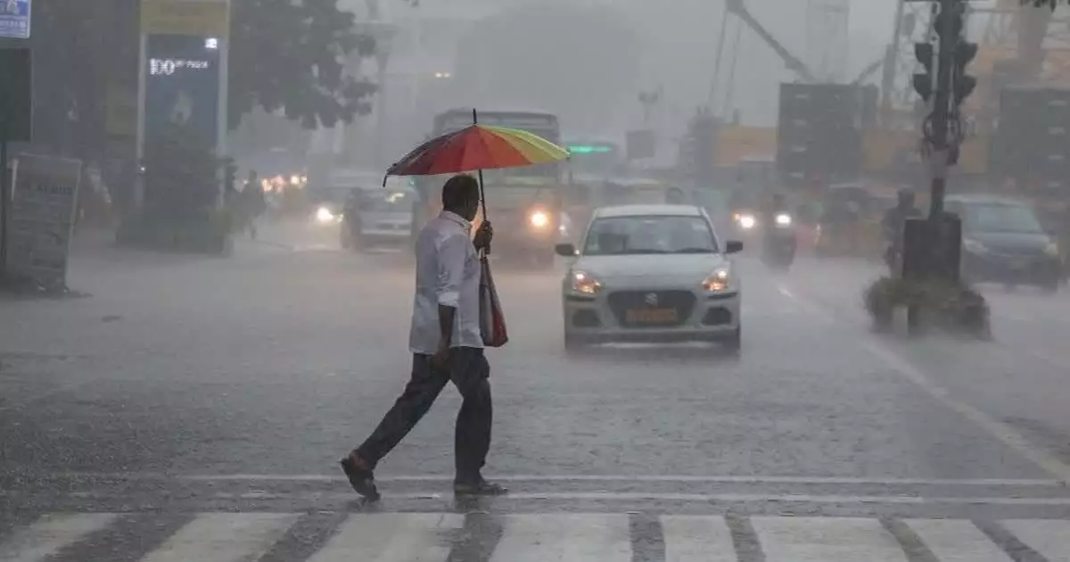 സംസ്ഥാനത്ത് ഇന്ന് അതിതീവ്ര മഴയ്ക്ക് സാധ്യത; എല്ലാ ജില്ലകളിലും മുന്നറിയിപ്പ്