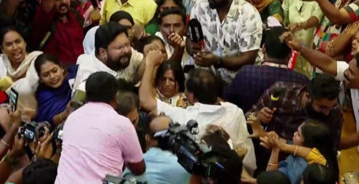 തിരുവനന്തപുരം നഗരസഭാ കയ്യാങ്കളി: ബിജെപി കൗൺസിലർമാർക്കെതിരെ പോലീസ് കേസെടുത്തു; ചെമ്പഴന്തി ഉദയൻ ഒന്നാം പ്രതി