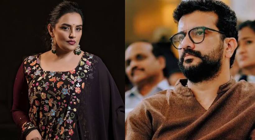 ‘അമ്മ’ അഡ്‌ഹോക് കമ്മിറ്റി കണ്‍വീനര്‍ സ്ഥാനം രമേഷ് പിഷാരടി രാജിവെച്ചു; ‘കൂടെനിന്നവർ ചതിച്ചു, ഫോൺ കോൾ പുറത്തുവിട്ടതിൽ വേദനയുണ്ട്