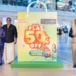 തൃശൂരിലെ ലുലു സ്റ്റോറുകളിൽ ഫ്ളാറ്റ് ഫിഫ്റ്റി സെയിൽ : ലോ​ഗോ പ്രകാശനം ചെയ്ത് ട്രാവൽ വ്ലോ​ഗർ ശരത് കൃഷ്ണനും ​ഗീതാ രാമചന്ദ്രനും
