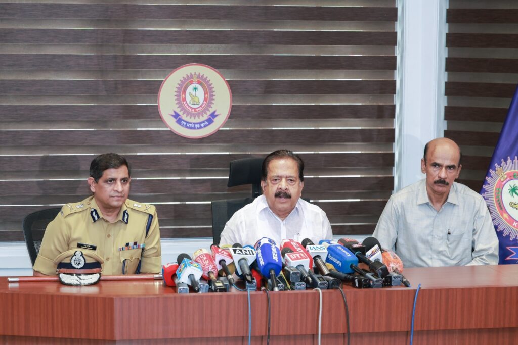ദക്ഷിണേന്ത്യ ലഹരിവിമുക്തമാക്കാൻ ‘ഓപ്പറേഷൻ തൂഫാൻ’ ; ആഭ്യന്തരമന്ത്രിയുടെ നേതൃത്വത്തിൽ ഡിജിപിമാരുടെ അന്തർസംസ്ഥാന യോഗംചേർന്നു