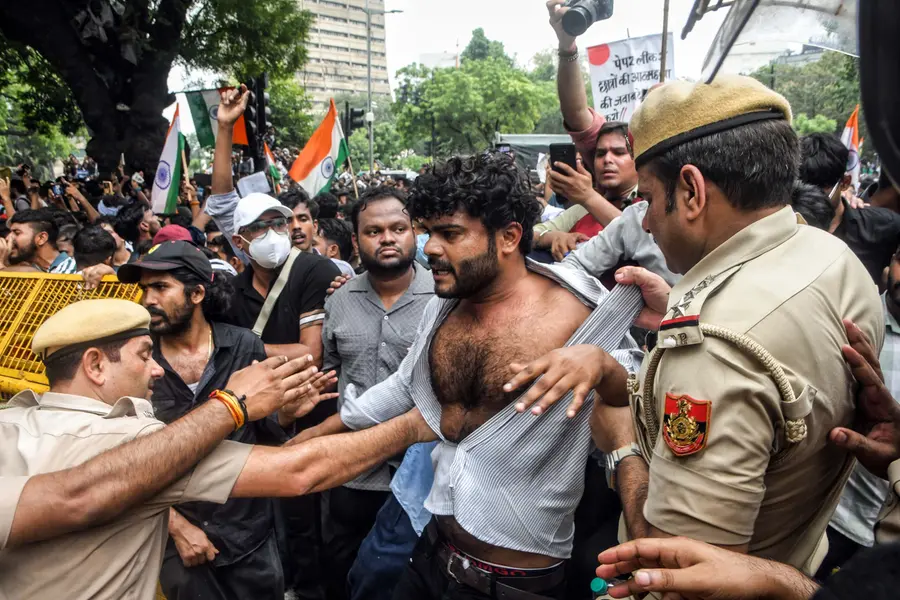 വിദ്യാർഥി പ്രതിഷേധം ശക്തം; കേന്ദ്രസർക്കാരിന് കടുത്ത സമ്മർദം