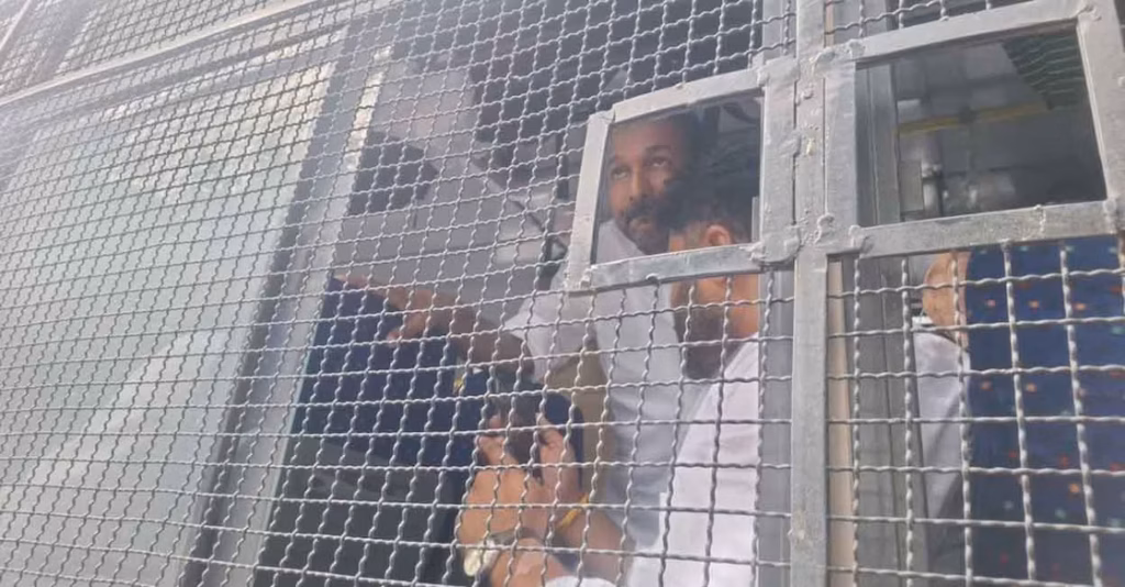 ജന്തർ മന്തർ സമരത്തിന് പിന്തുണ; പ്രധാനമന്ത്രിയുടെ വസതിയിലേക്ക് പ്രതിപക്ഷ മാർച്ച്, നേതാക്കളെ കസ്റ്റഡിയിലെടുത്തു