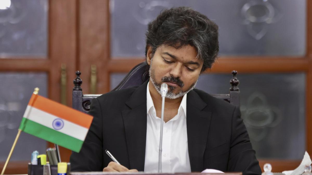 മുഖ്യമന്ത്രി വിജയിയുടെ ഔദ്യോ​ഗിക ഓഫീസ് മാറുന്നു; പുതിയ ഓഫീസ് കവി​​ഗ്നർ മാളികയിലെ 10ാം നില