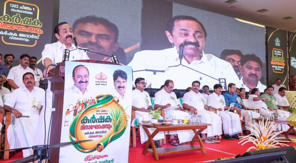 രണ്ടാംഘട്ട ഭൂപരിഷ്കരണത്തിന് കേരളം; ഭൂനിയമ ഭേദഗതി, ‘കേരള ബ്രാൻഡ്’, എ.ഐ. അധിഷ്ഠിത വന്യജീവി പ്രതിരോധം – വമ്പൻ പ്രഖ്യാപനങ്ങളുമായി മുഖ്യമന്ത്രി