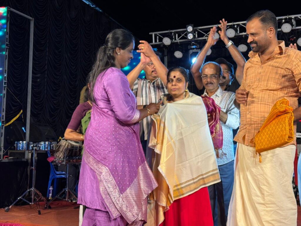 ദേശീയ പുരസ്കാര ജേതാവ് വൈക്കം വിജയലക്ഷ്മിയെ ആദരിച്ചു