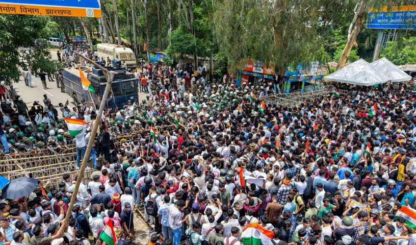 ജാർഖണ്ഡിൽ ബിജെപി ബന്ദ് തുടങ്ങി; പിഎസ്‌സി പരീക്ഷാ ക്രമക്കേടിൽ സിബിഐ അന്വേഷണം ആവശ്യപ്പെട്ട് പ്രതിഷേധം