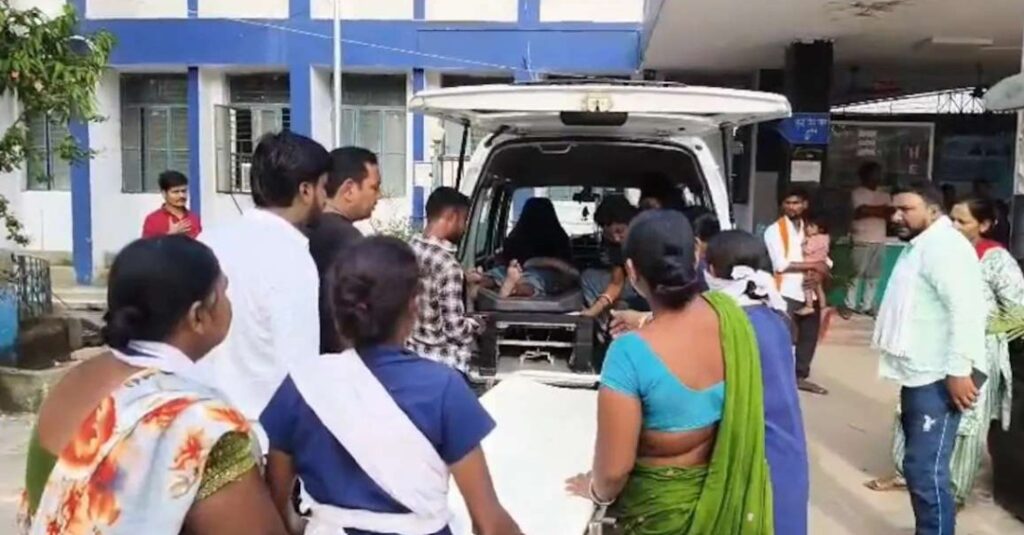 ബിഹാറിൽ ക്ഷേത്രത്തിന് പുറത്ത് തിക്കിലും തിരക്കിലുംപെട്ട് മരണം; നിരവധി പേർക്ക് പരിക്ക്