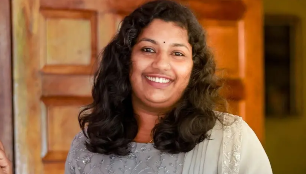 വൈക്കത്ത് യൂട്യൂബർ തൂങ്ങിമരിച്ച നിലയിൽ; 13കാരിയായ മകൾ വീട്ടിലെത്തിയപ്പോഴാണ് വിവരം അറിഞ്ഞത്