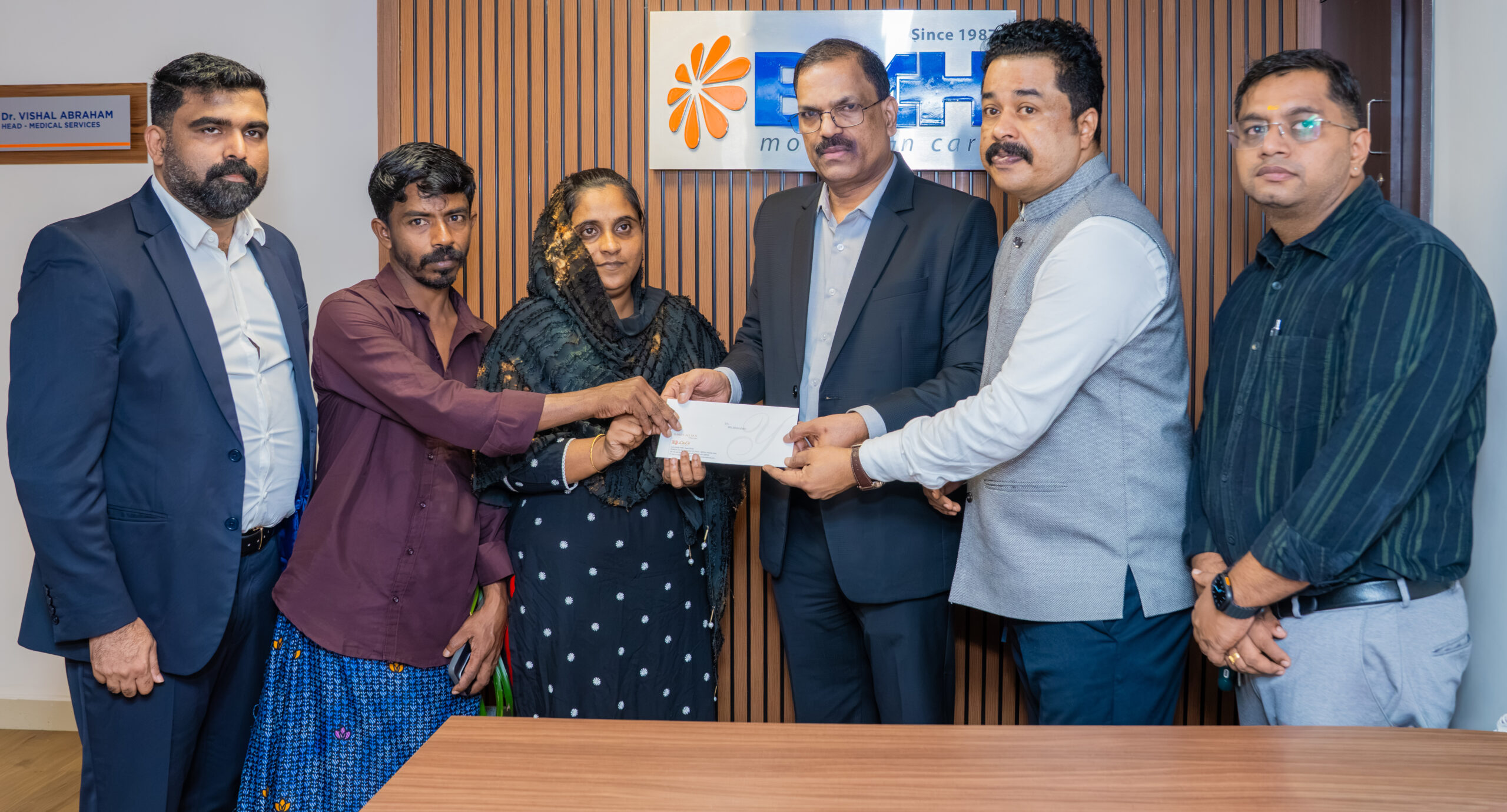 സാലിമിന് ഇനി പുതിയ ജീവിതം; ചികിത്സാ സഹായമെത്തിച്ച്   ജീവിതത്തിലേക്ക് കൈപിടിച്ചു കയറ്റി എം.എ യൂസഫലി