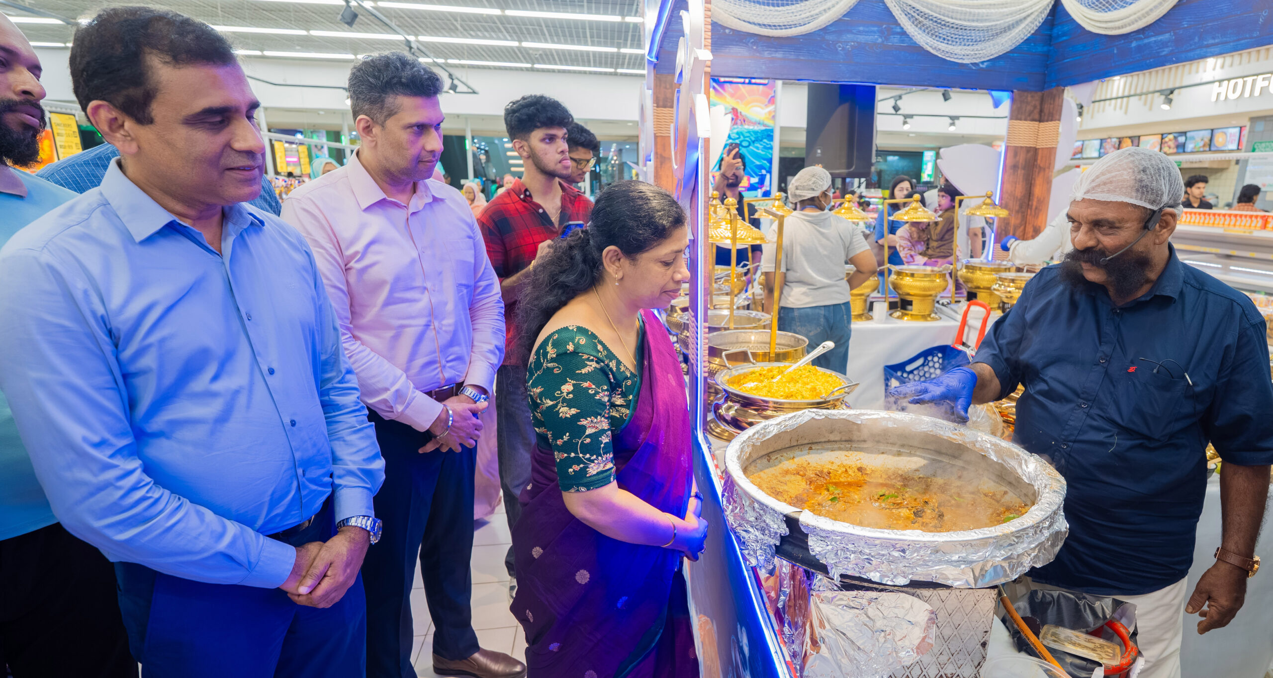 സമുദ്ര രുചികളുമായി ലുലു ഹൈപ്പർമാർക്കറ്റിൽ സീഫുഡ് ഫെസ്റ്റ് തുടങ്ങി; കടൽ വിഭവങ്ങൾ ആവോളം ആസ്വദിക്കാം