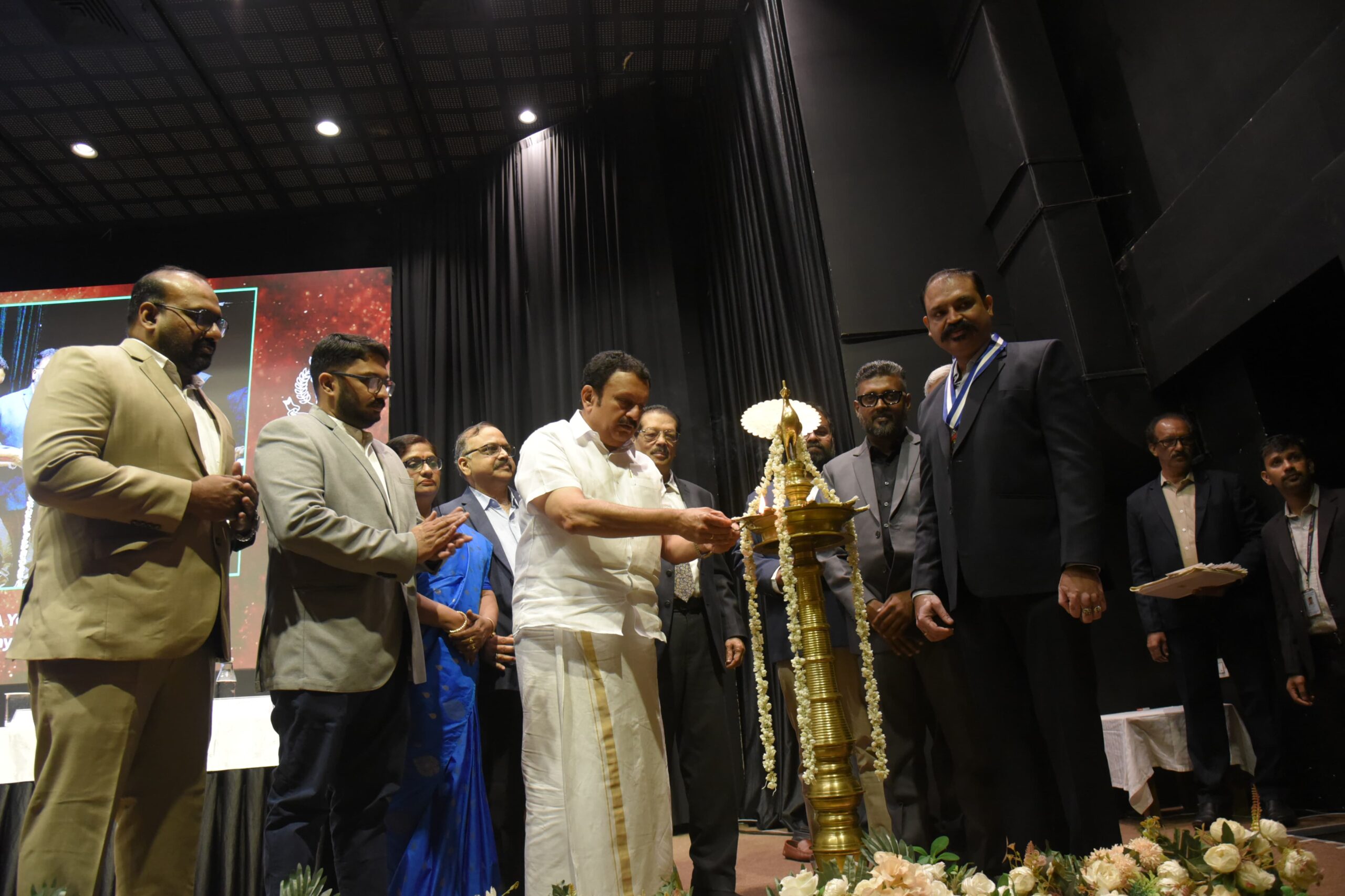 സാധാരണക്കാര്‍ ആശ്രയിക്കുന്ന മെഡിക്കല്‍ ക്യാമ്പുകള്‍ പ്രോത്സാഹിപ്പിക്കും : മന്ത്രി കെ. മുരളീധരന്‍