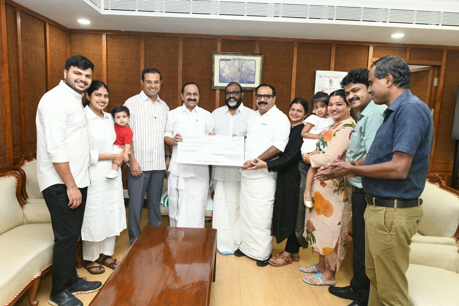 കെഎസ്ആർടിസിക്ക് പുതിയ ബസ്;ഇക്കുറി നവ്യ ബേക്ക്‌സിന്റെ 40 ലക്ഷം